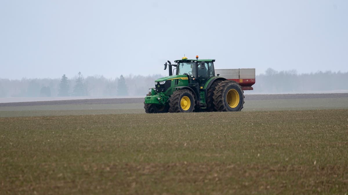 Pasėlių tręšimas biriomis trąšomis